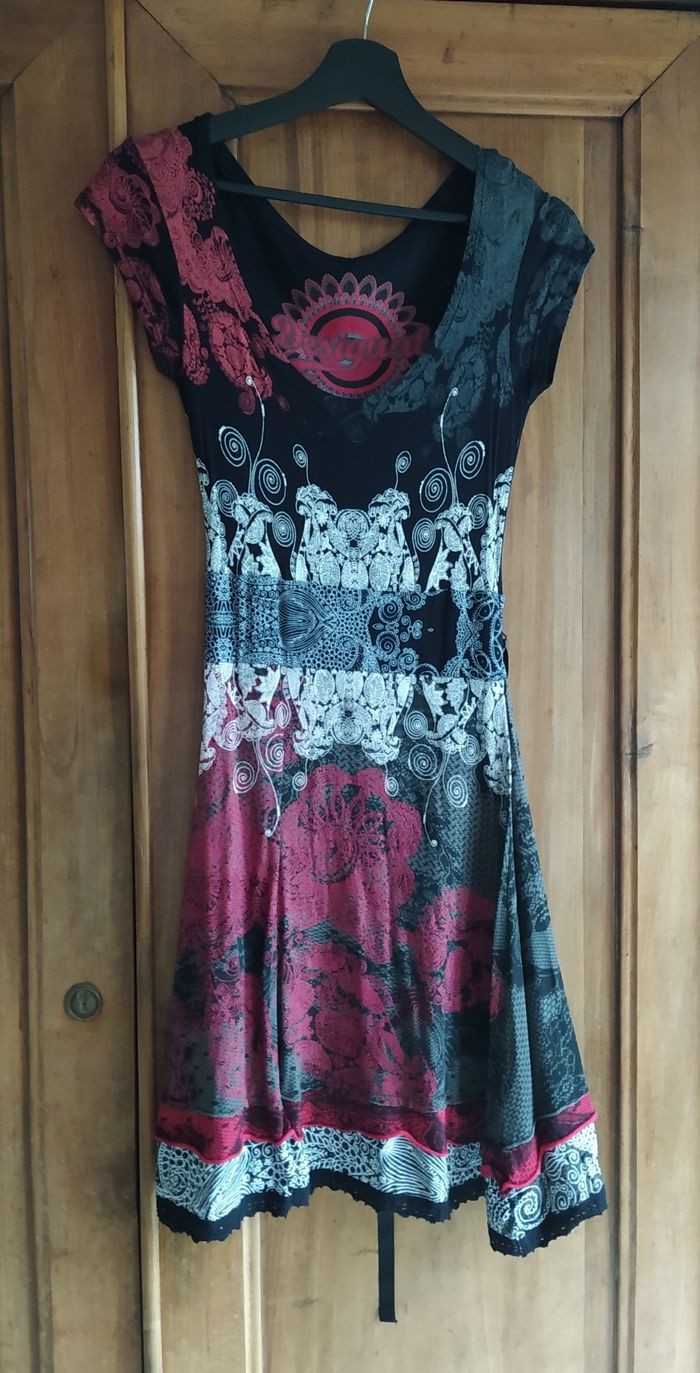 Robe Desigual taille XS.