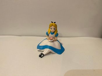 Figurine alice au pays des merveilles