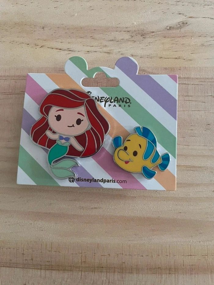 Pins Disneyland Paris Ariel et Polochon - Neufs !