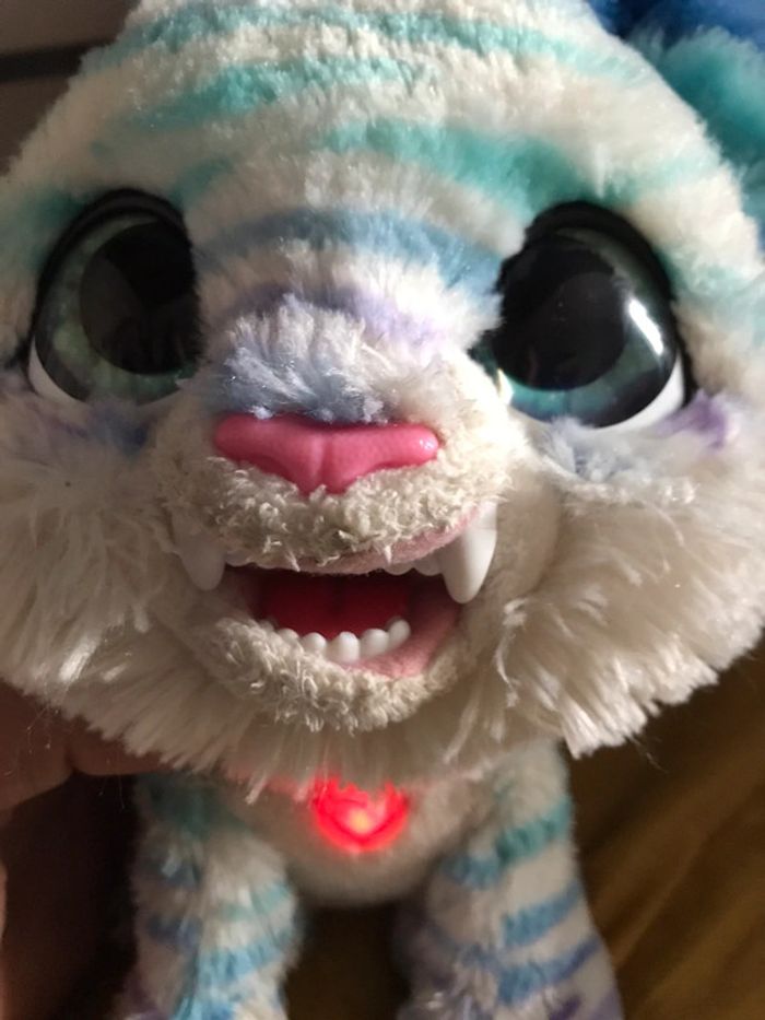 Peluche interactive North le tigre polaire marque FurReal - photo numéro 14