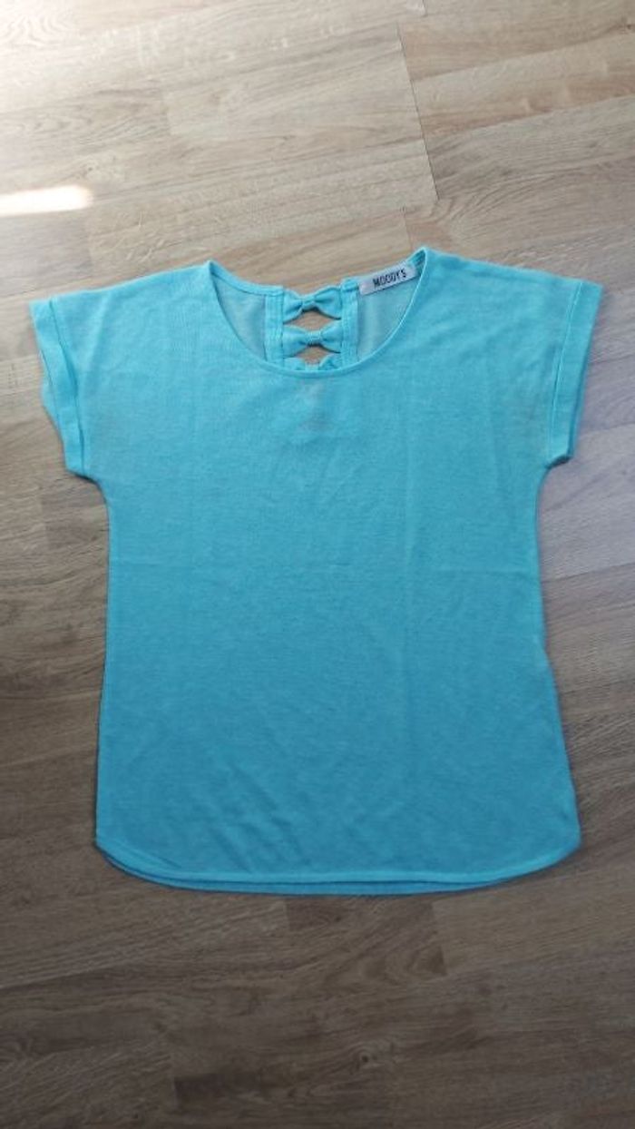 Tee shirt bleu a nœud