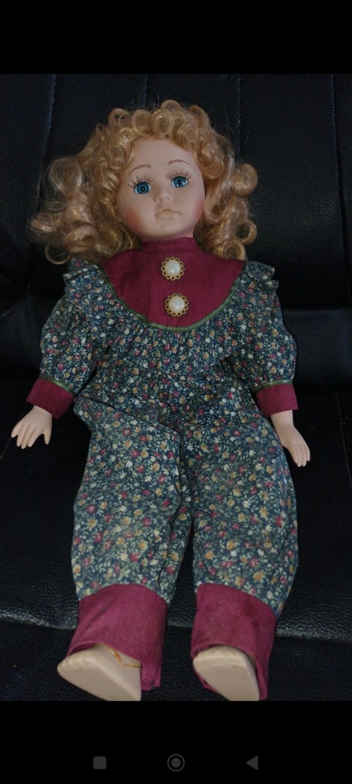 Poupée en porcelaine vintage - photo numéro 3