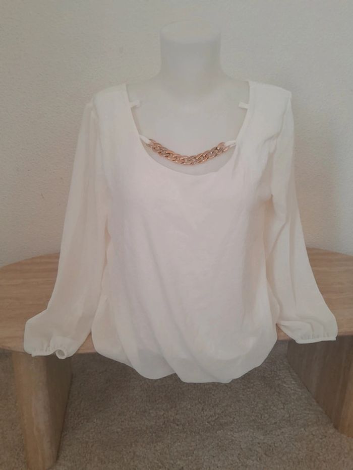 Blouse manches longues 💫Col avec chaîne 💫Taille 40💫