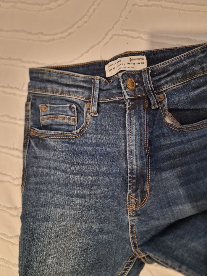 Vends Jeans Stradivarius neuf taille 36 - photo numéro 2