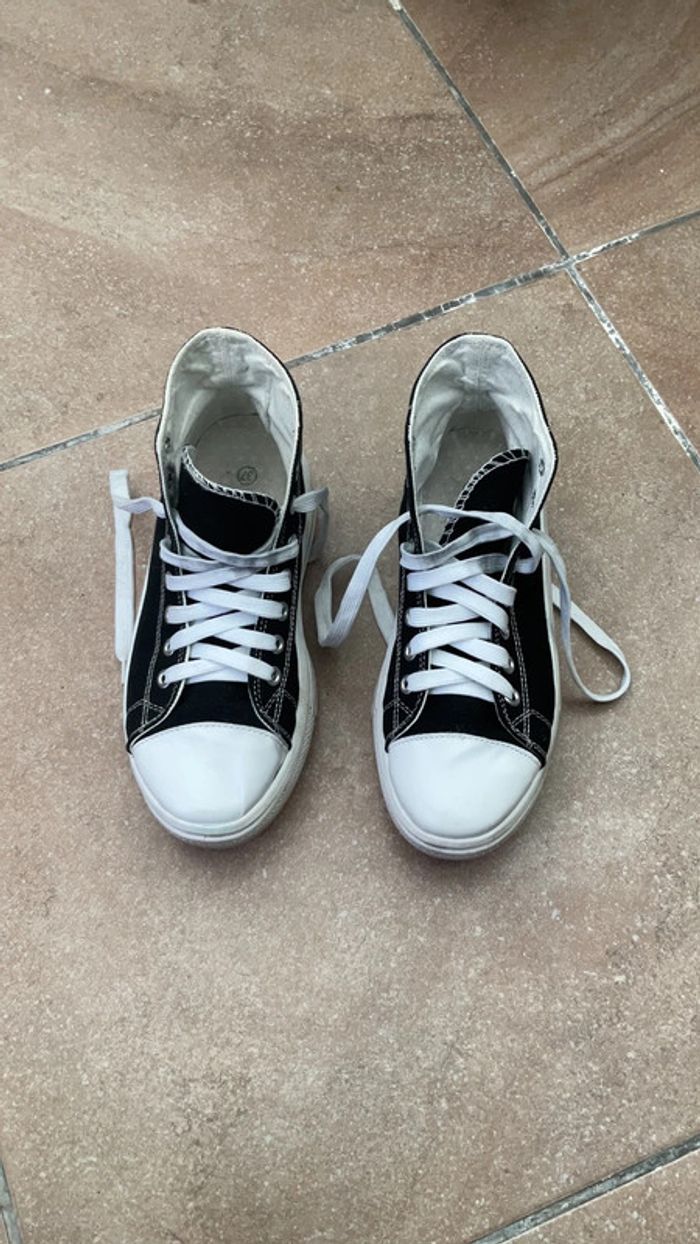 Baskets montantes noires et blanches 37