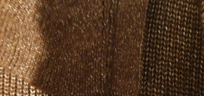 robe en laine brillante  10euro - photo numéro 2