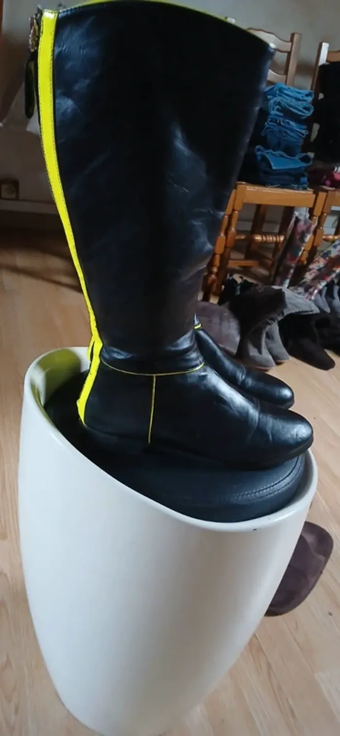 Grande botte noir - photo numéro 3