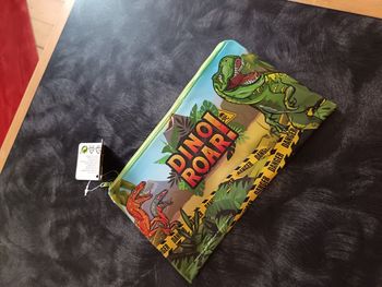 Trousse dinosaure 