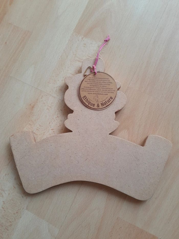 Porte prénom en bois de marque Le fou du bois - photo numéro 2