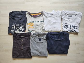 Lot 23 vêtements garçon été 5 ans.