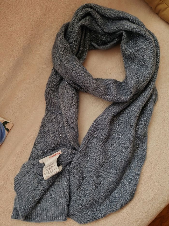 Longue écharpe brillante