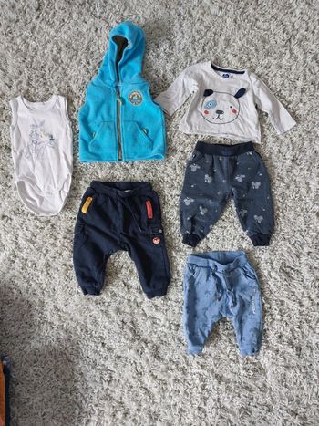 Lot vêtements 3 mois (body, pantalons/joggings, t-shirt et veste manches courtes)