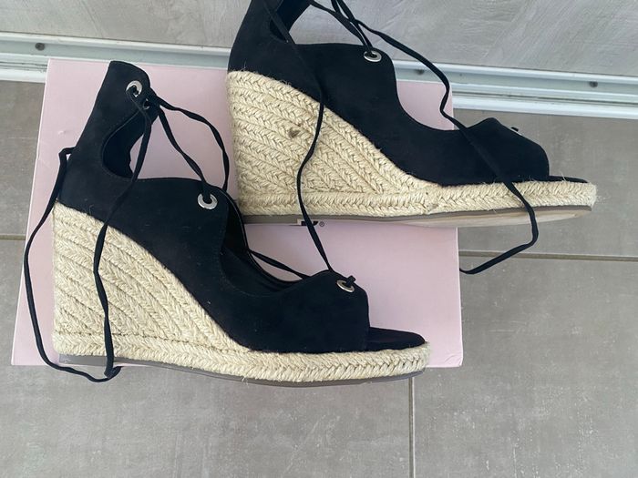 Chaussures compensées noires - photo numéro 8