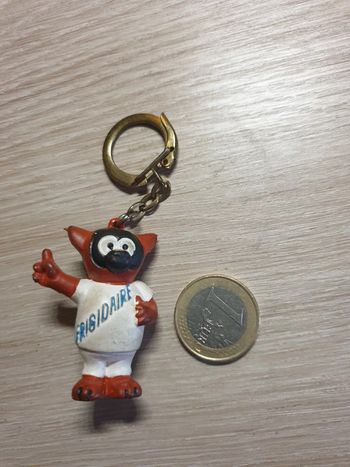 Magnifique porte clefs frigidaire vintage années 60 70