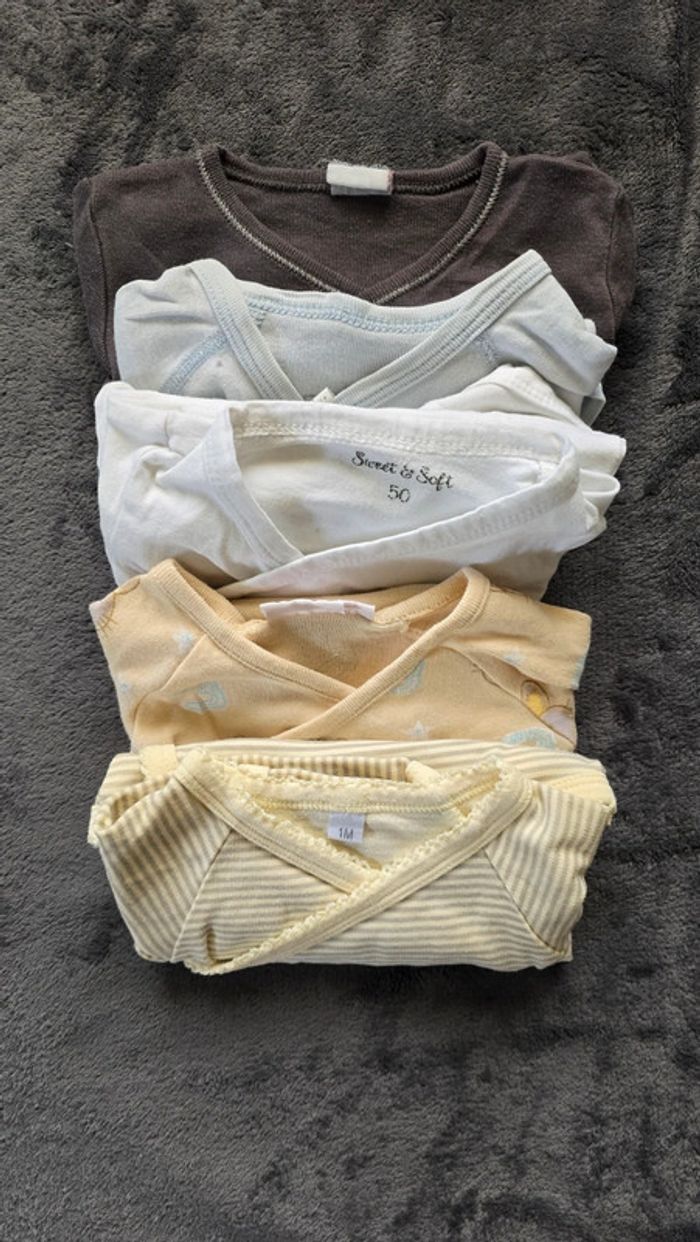Lot de bodys bébé