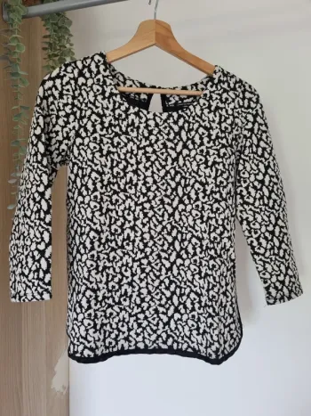 Pull léopard noir et blanc