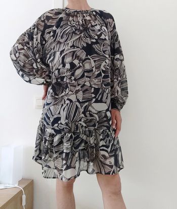 Belle robe légère Esprit bleue et grise motifs abstraits 38 comme neuve