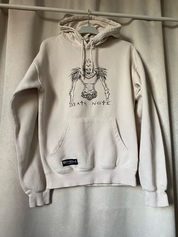 Pull sweat stylé avec un côté rock en parfait état XS kiabi