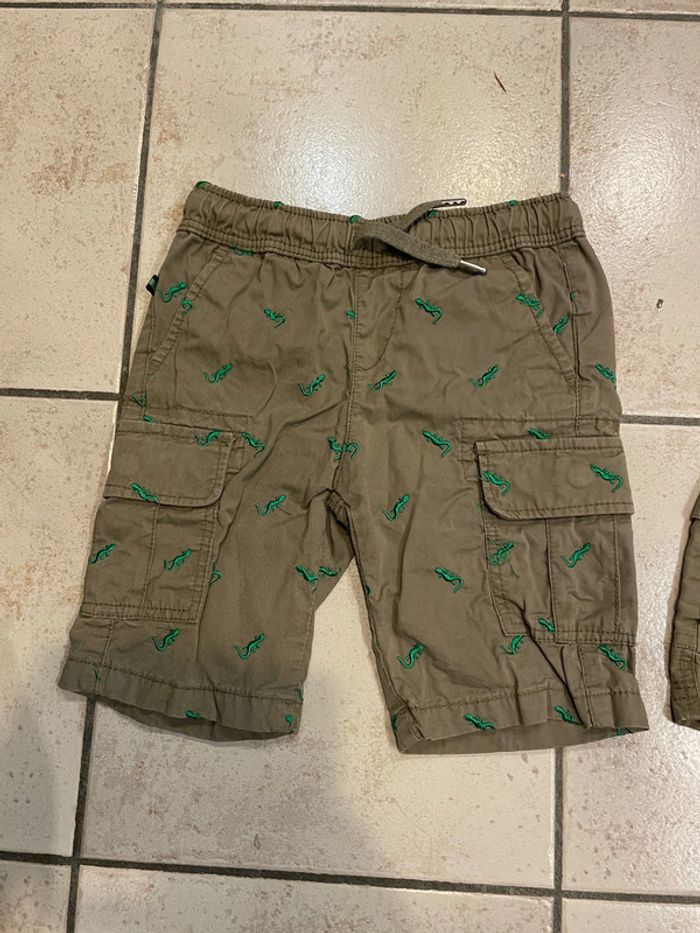 Lot de 2 shorts taille 6ans - photo numéro 3