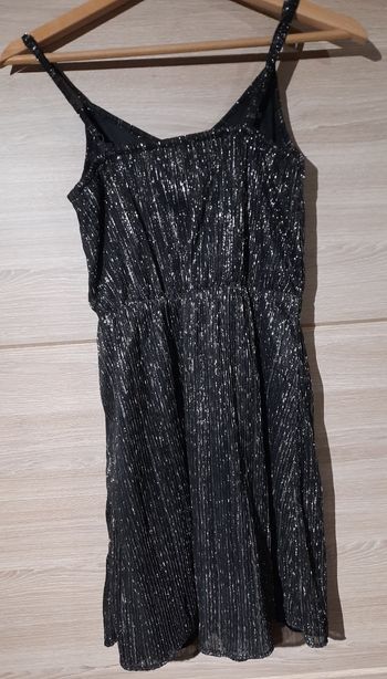 Robe de soirée à paillettes et bretelles