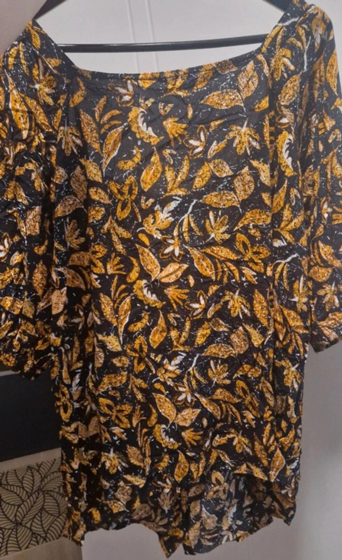 Blouse noire et jaune - photo numéro 2
