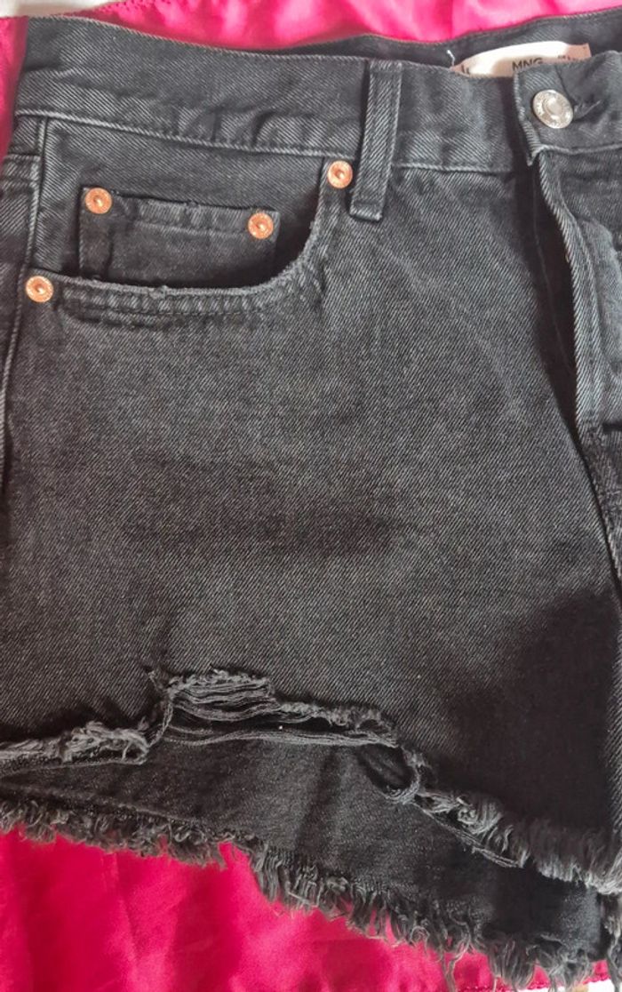 Short noir Jean Mango T 38 neuf - photo numéro 4