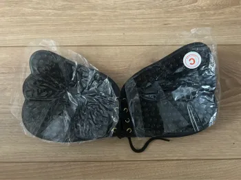 Soutien gorge adhésif