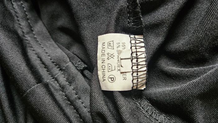 Robe noire - photo numéro 5