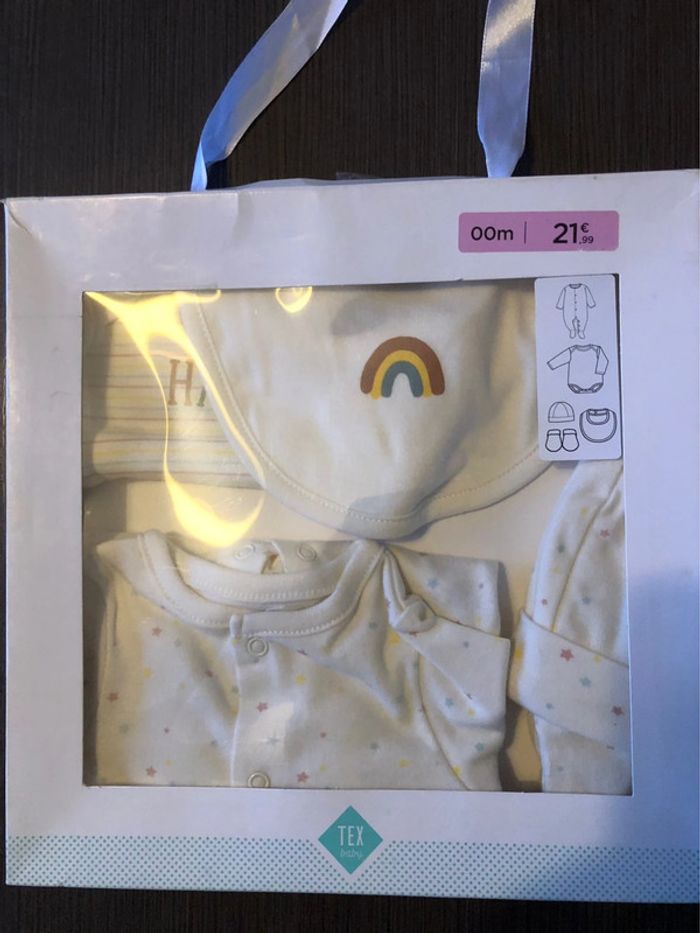 Coffret prématuré fille ou garçon (5 pièces)neuf