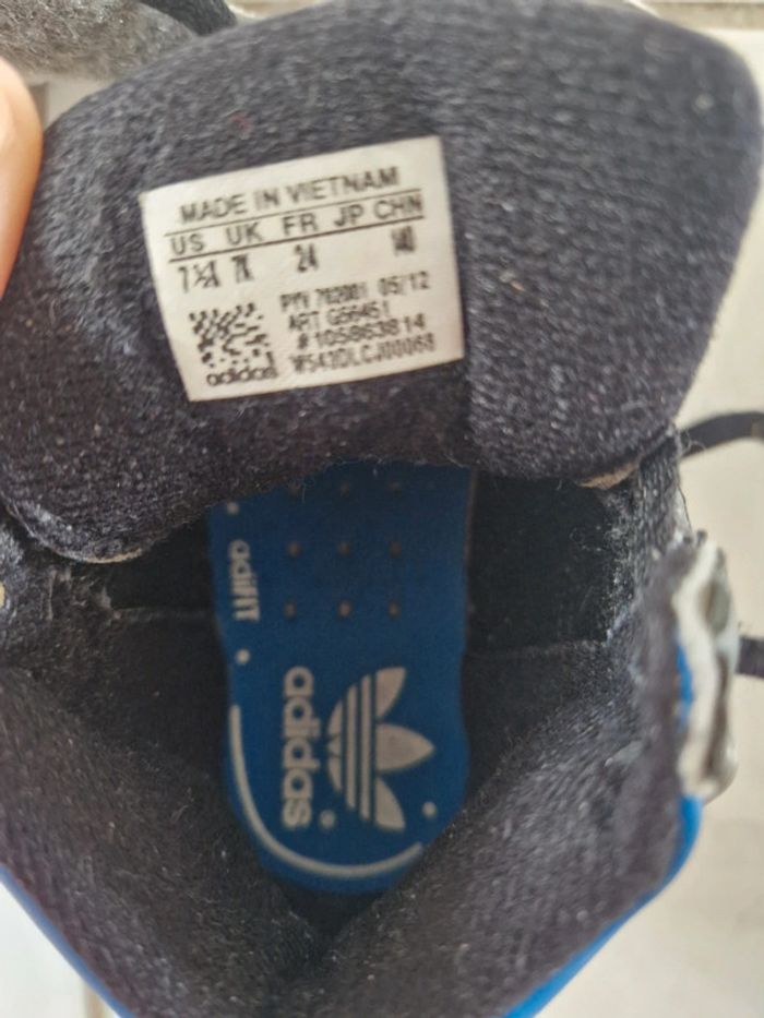 Baskets Adidas enfant taille 24 - photo numéro 10