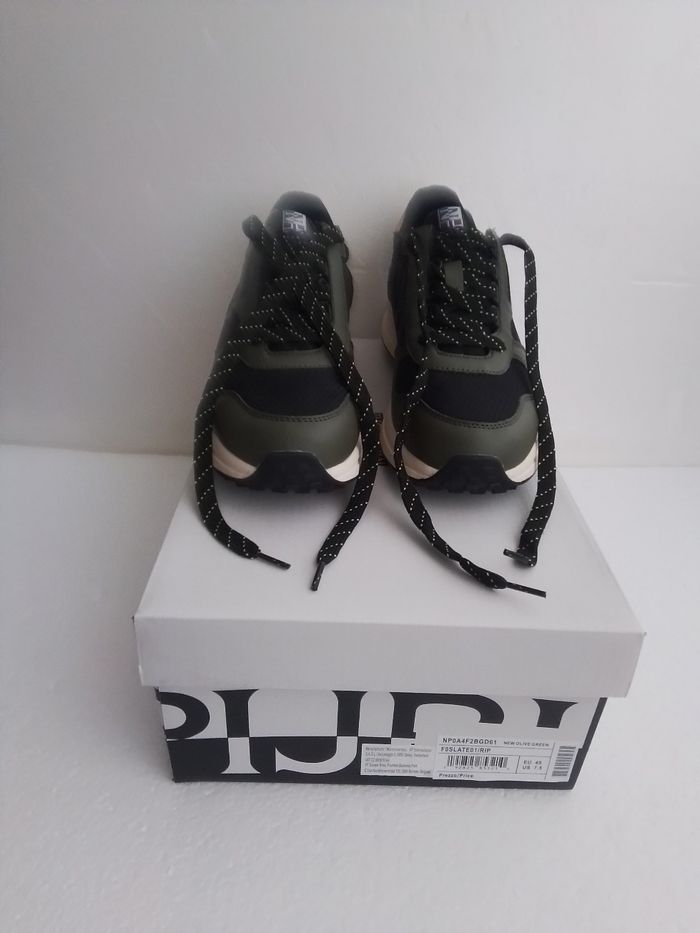 NAPAPIJRI  basket EU 40. Neuve.