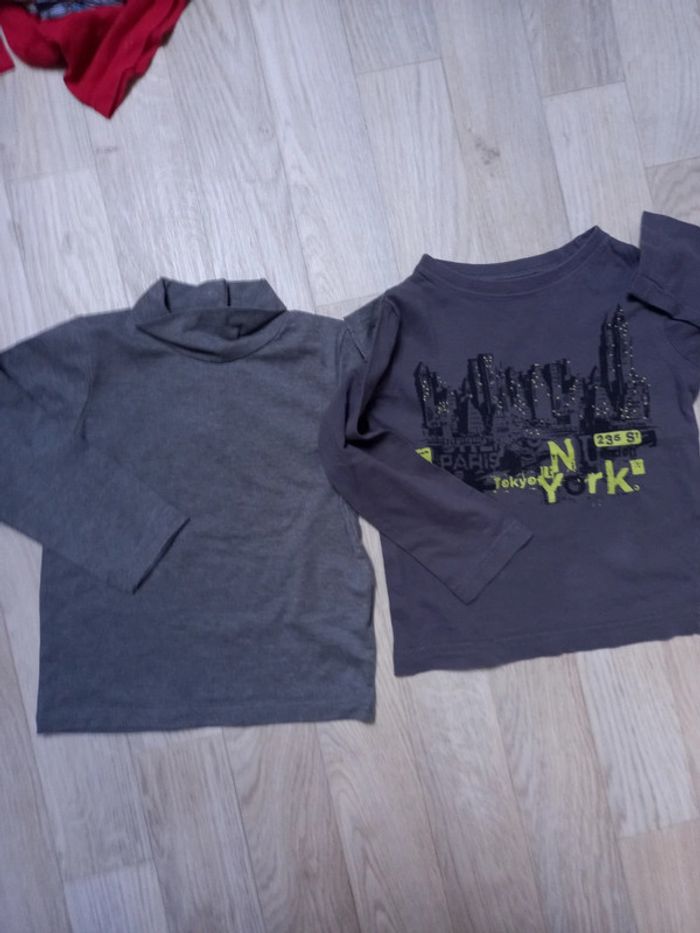 L'or de 2 hauts à manches longues