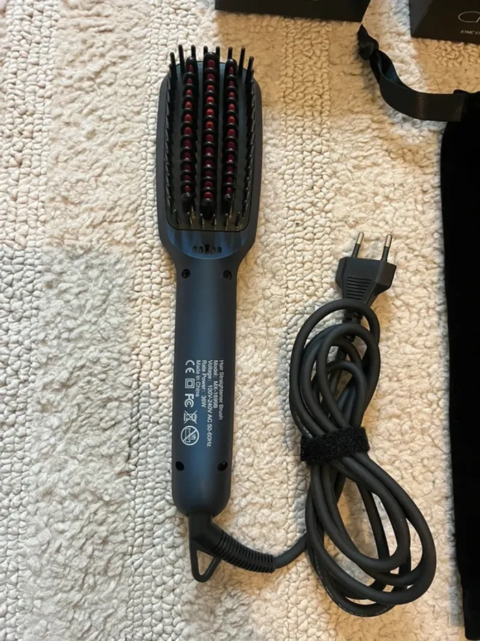 Brosse lissante CNXUS - parfait état - photo numéro 4