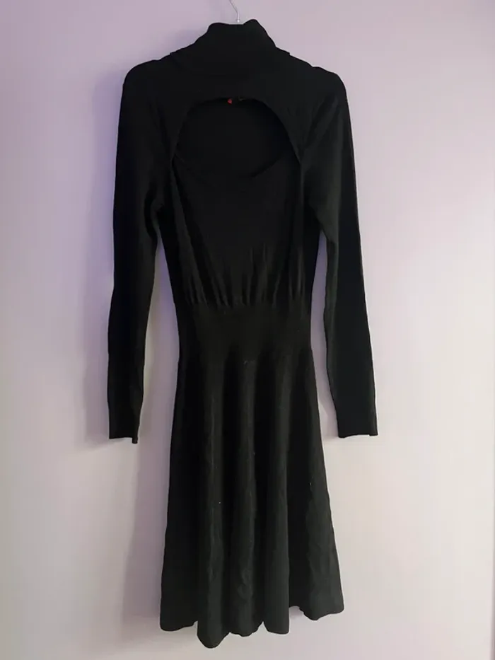 Robe noir sinequanone - photo numéro 2