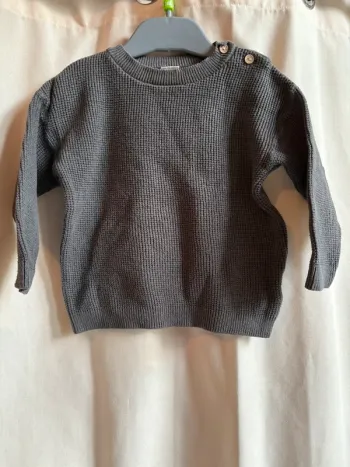 Pull gris anthracite 9-12 mois