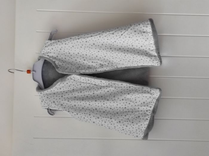 đ¶ Gilet sans manche rĂ©versible bĂ©bĂ© fille â 24 mois â TrĂšs bon Ă©tat - photo numĂ©ro 4