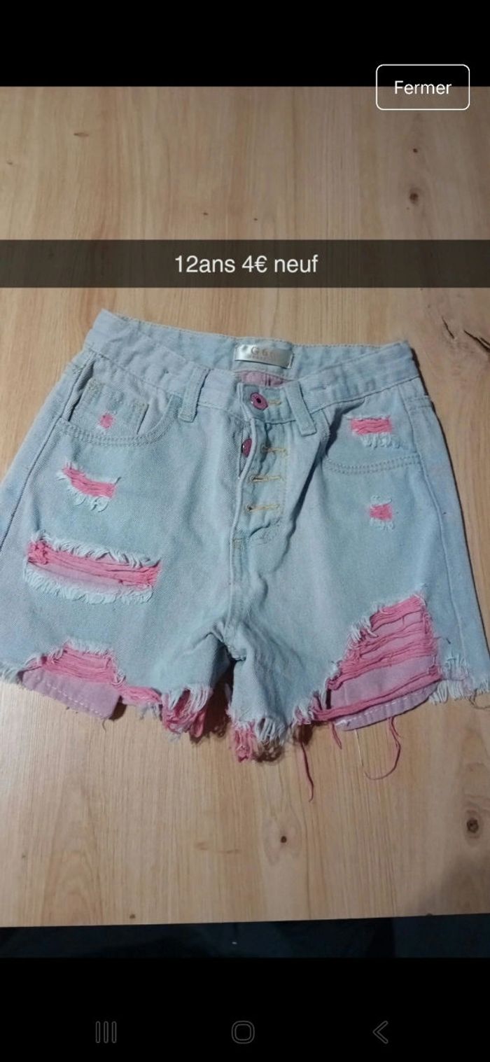 Short fille