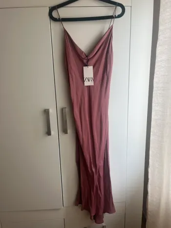 Robe Zara neuve avec étiquette – Taille M