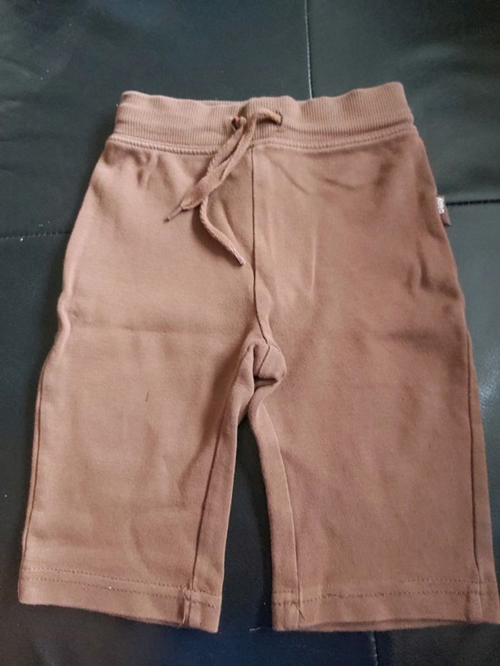 Pantalon garçon H&M 6 mois en très bon état (78)