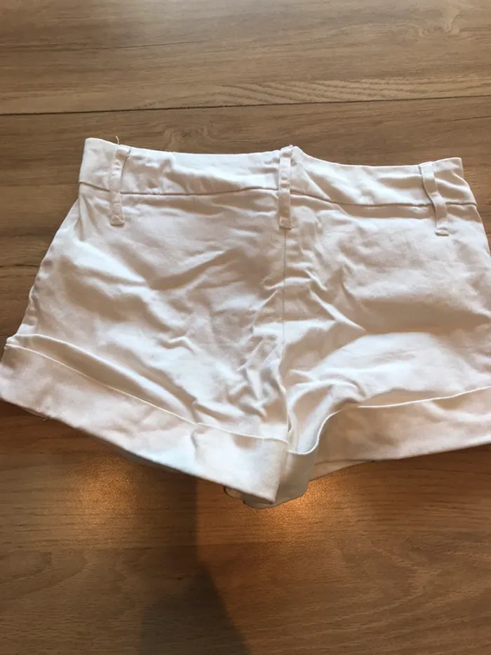 Short blanc taille 38 - photo numéro 3