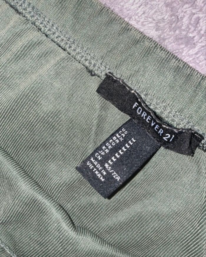 combinaison bustier vert kaki Forever 21 - taille M, légère & tendance - photo numéro 2