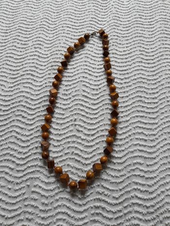 Collier perles en bois exotique