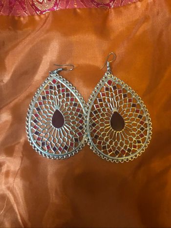 Magnifiques Boucles d’oreilles argentées et rouge