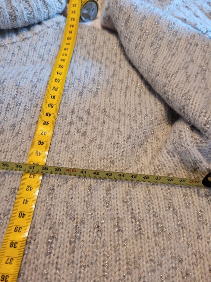 Pull col roulé Beige avec mailles en fil doré
la redoute T42/44 - photo numéro 7