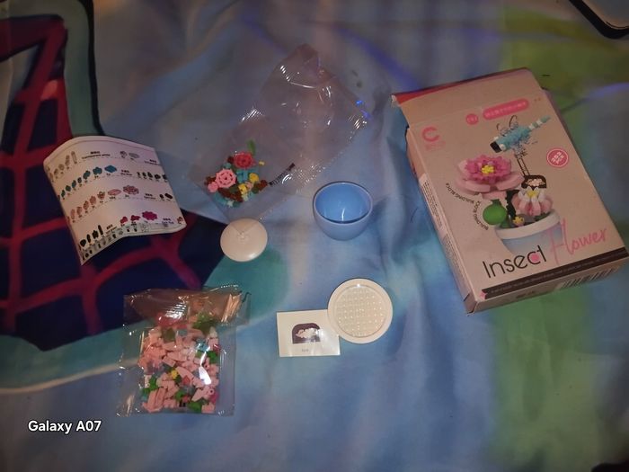 Bouquet de fleurs avec libellule - photo numéro 3