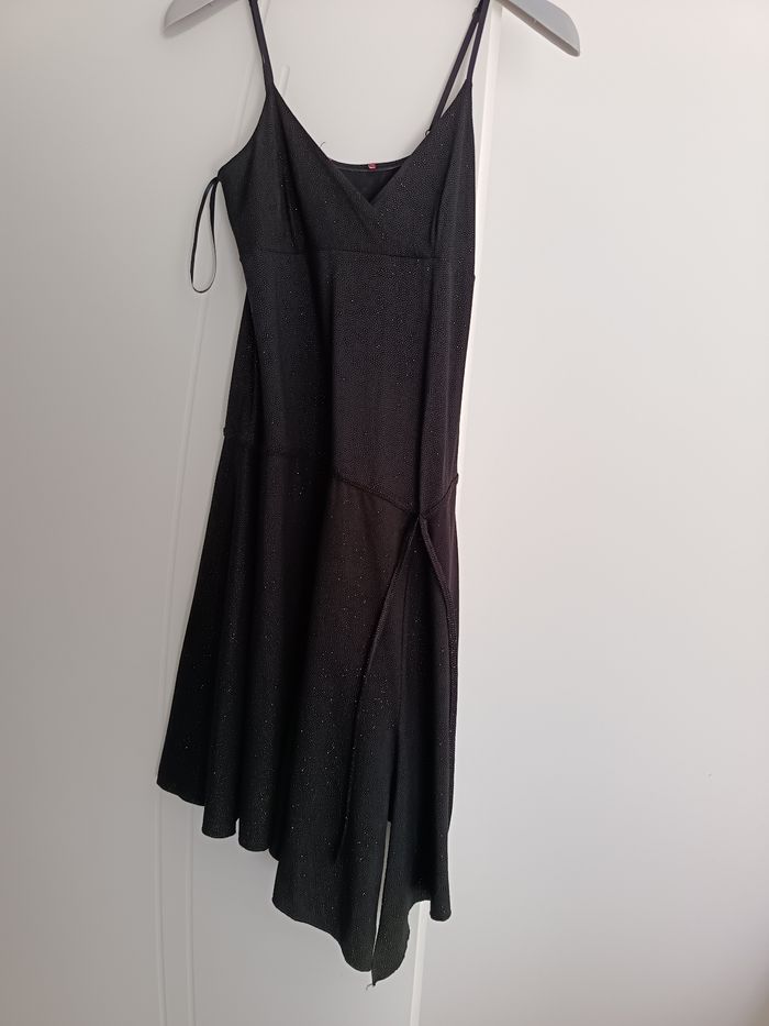 Robe de soirée noire et or