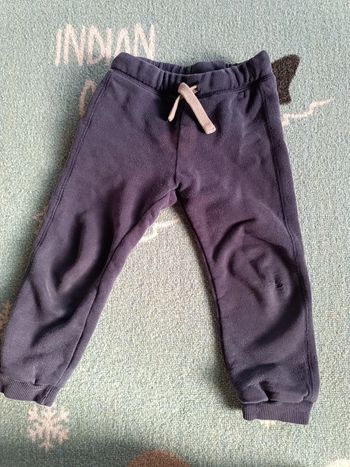 Pantalon 3 4 ans avec 1 trou