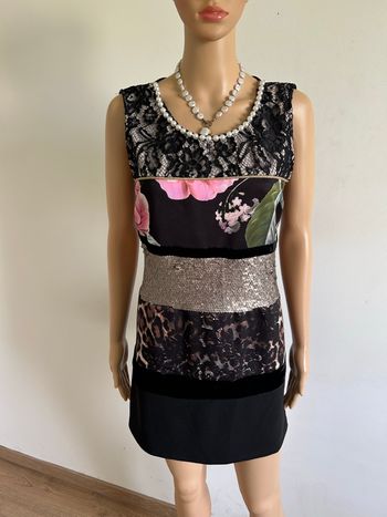 Robe noire et imprimée sans manches Rinascimento taille S jamais portée 