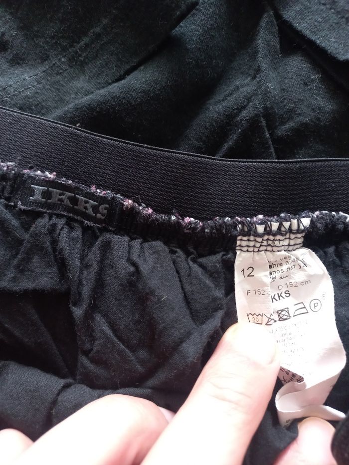 Lot jupe ikks et tee-shirt manches longues - photo numéro 3