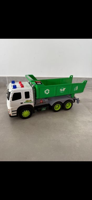 Camion poubelle recyclable sonore et lumineux